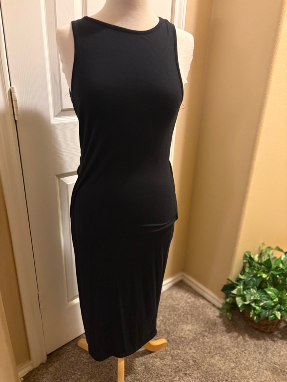 Charlotte Russe Sleek Black Sleeveless Midi Dress